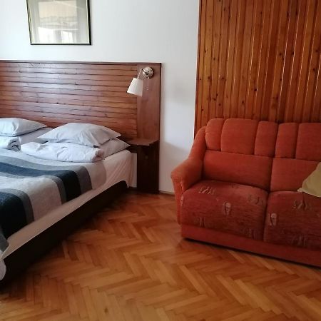 Szatmari Apartman 米什科尔茨 外观 照片